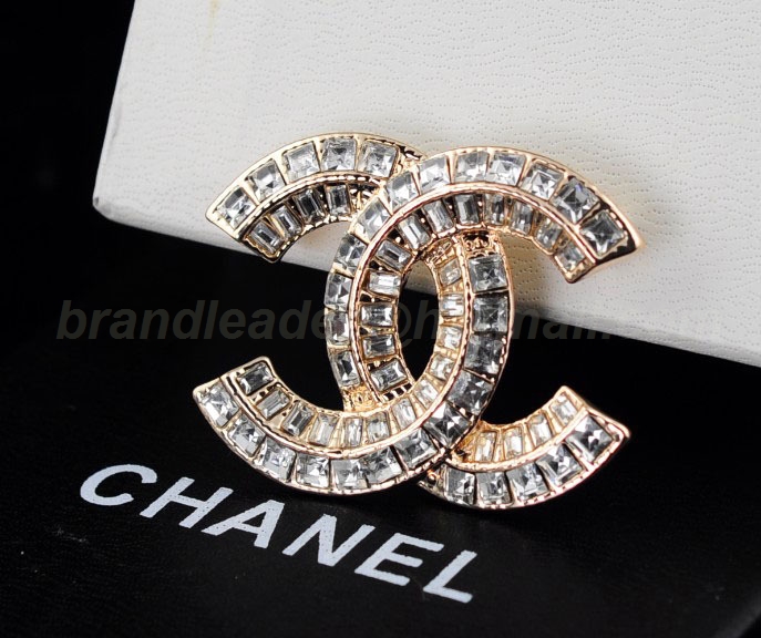 Chanel Brooch 60